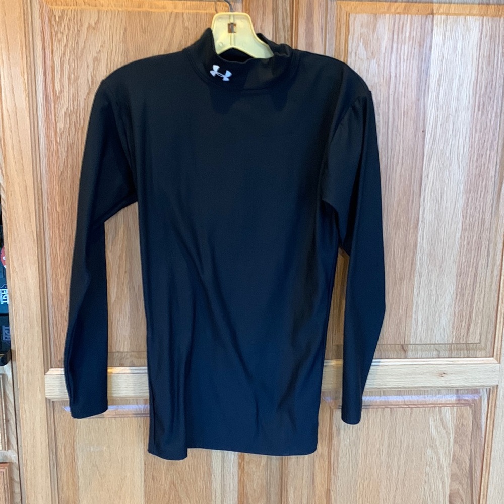 Under Armour cold gear long sleeve compression shirt base layer